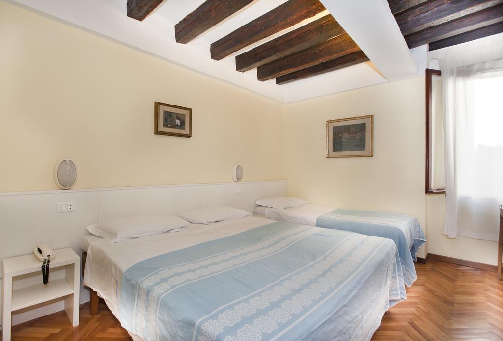 Hotel San Fantin Venice Room photo